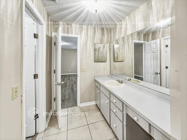 Building Photo - 2112 Jonathan Ln