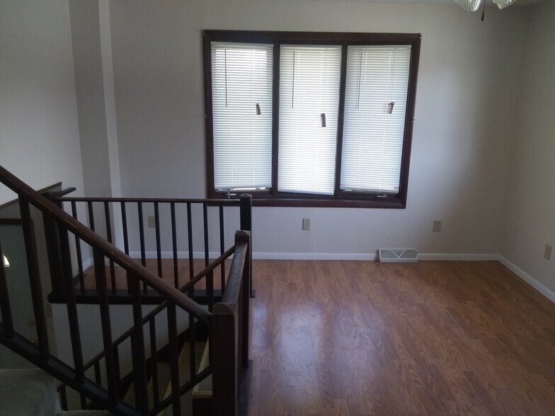 Dining room - 1100 Rahill Ct