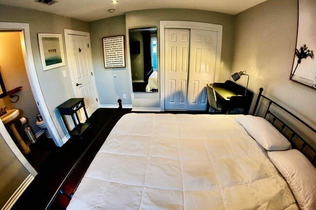 Building Photo - Charming 3 bedroom 2 bathroom in City Heights
