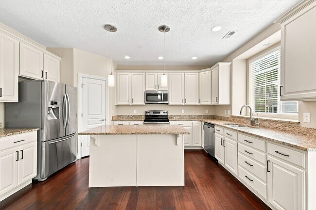 Building Photo - 1360 E Foxmont Ln