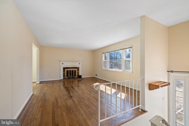 Building Photo - 1032 Pinecrest Dr