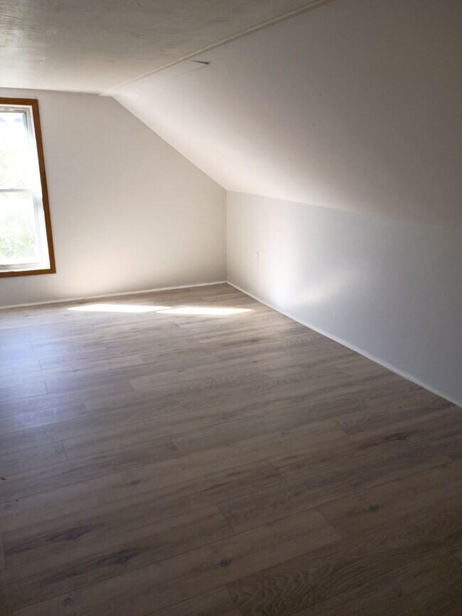 Building Photo - 433 Ferndale Ave