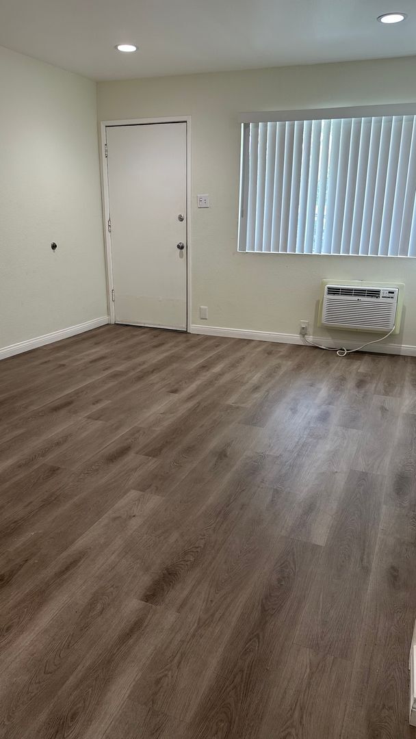 Interior Photo - Kamia Village