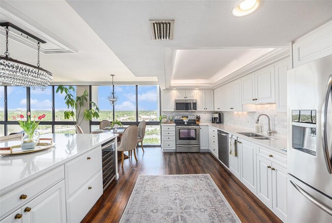 Building Photo - 3301 Bayshore Blvd