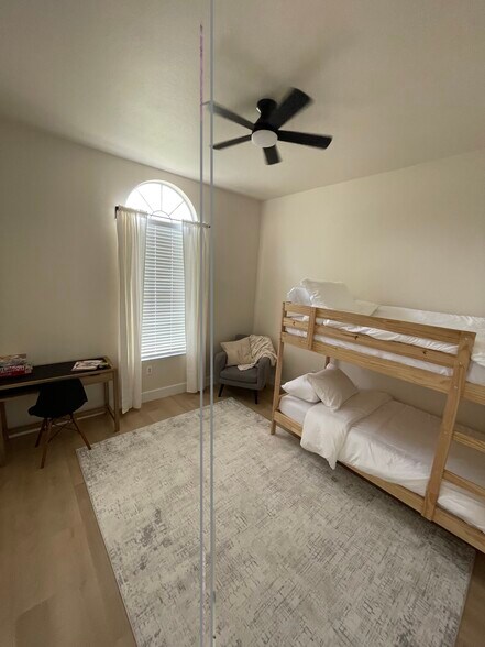 Building Photo - 37015 Waldo Dr