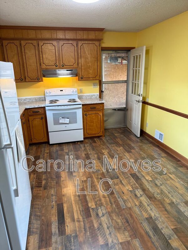 Building Photo - 575 Mt Lebanon Rd