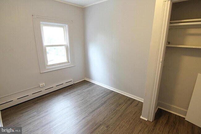 Building Photo - 107 W 3rd St