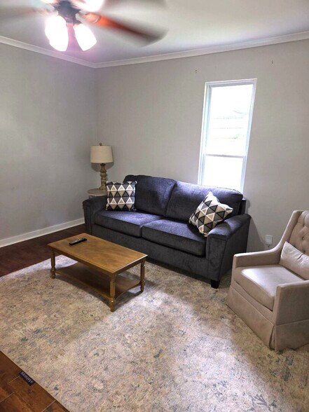 Primary Photo - 4481 McLain Cir