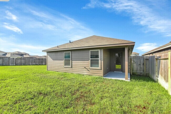 Building Photo - 16831 Silent Pines Ct