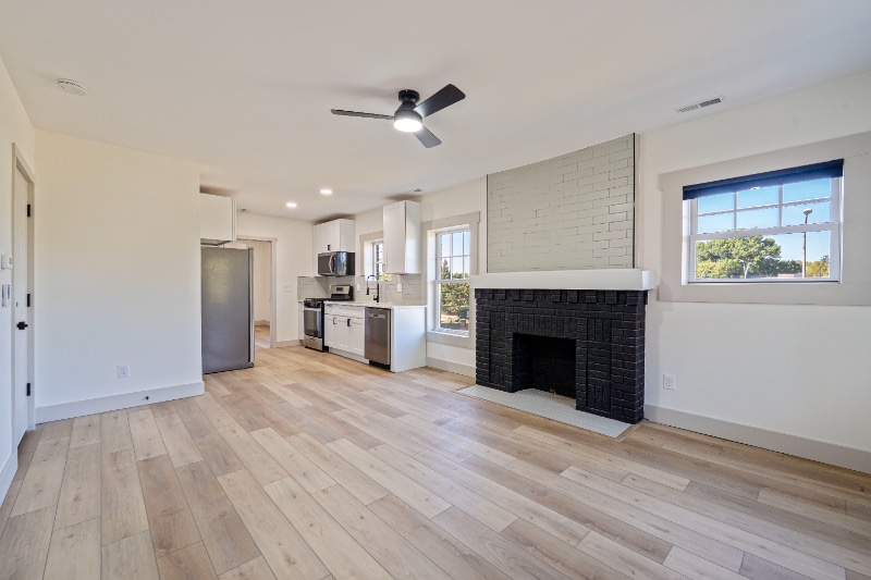 Building Photo - 605-607-607 S Champion Ave