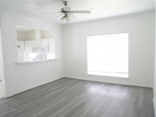 Building Photo - 6289 Wilcrest Dr