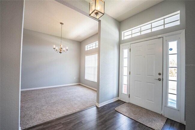 Building Photo - 233 Towhee Rd