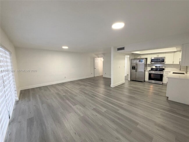 Building Photo - 7155 W 2nd Way