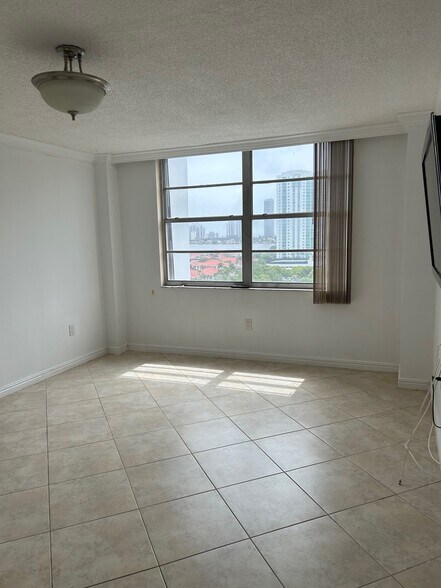 Building Photo - 2851 NE 183rd St