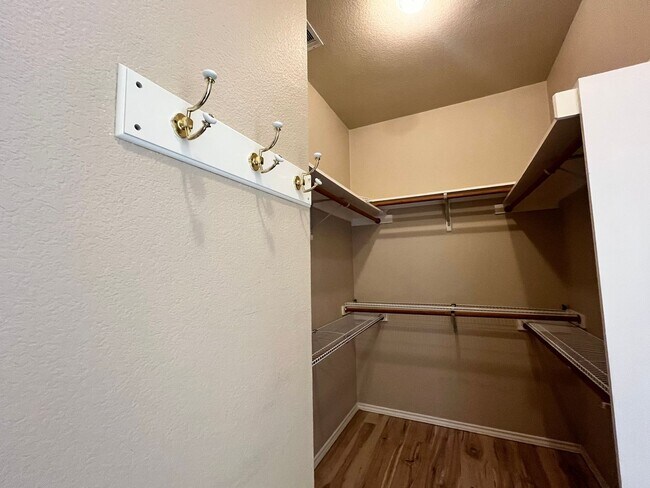 Building Photo - Beautifully Updated 4-Bedroom Home with Community Pool & Excellent Schools!