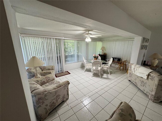 Building Photo - 239 Hammock Terrace