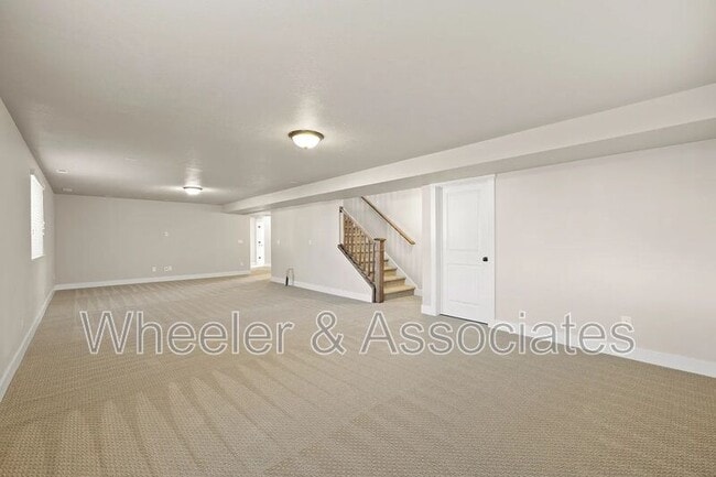 Building Photo - 1406 E 5550 S