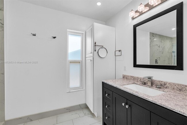 Building Photo - 851 SW 49th Terrace