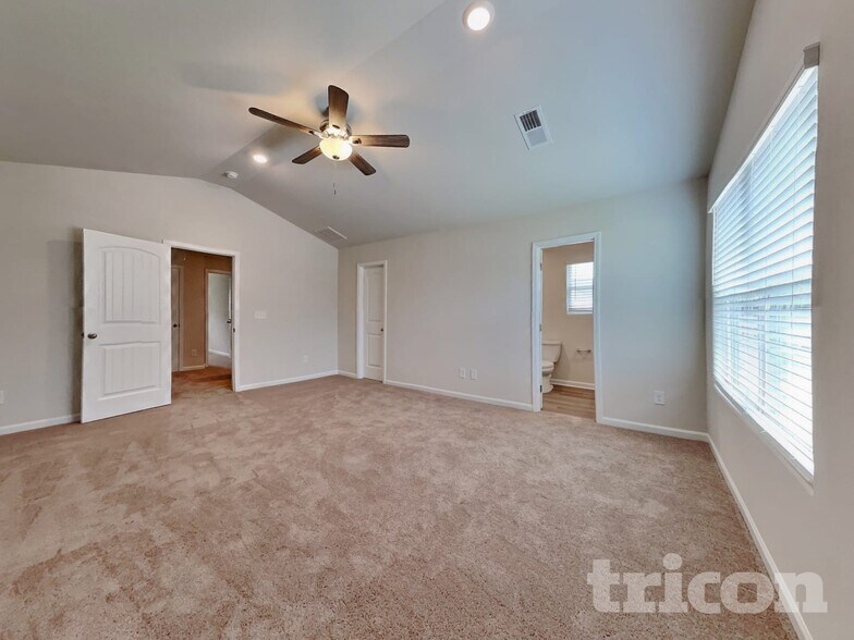 Building Photo - 294 Coleshill Rd