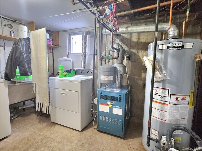 Building Photo - 244 Martin Dr