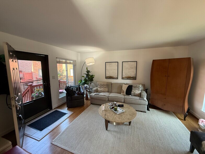 Living Room - 287 Lear St
