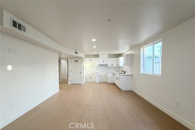 Building Photo - 2120 E 92nd St