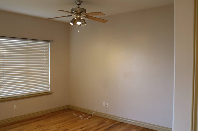 Building Photo - 3 bed 2.5 bath townhome in Salem