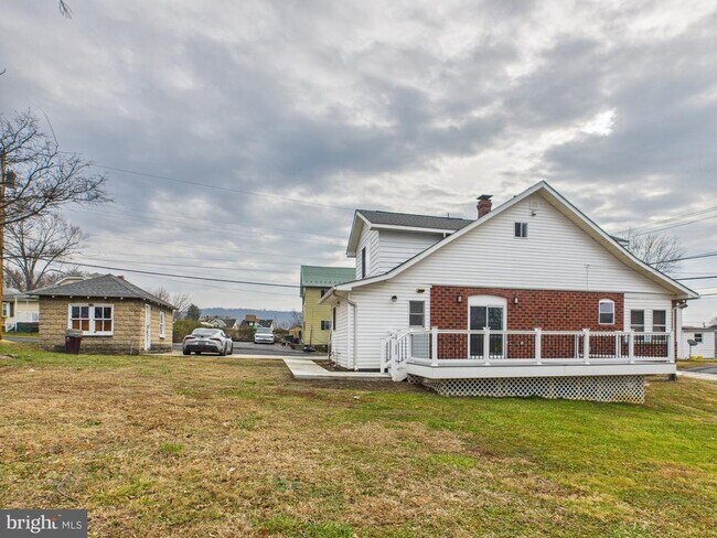 Building Photo - 820 E Oldtown Rd