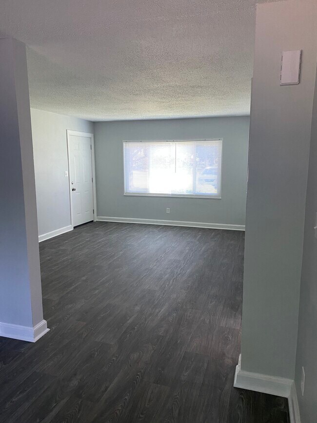 Building Photo - 3415 Gilmer Ct., Apt. B