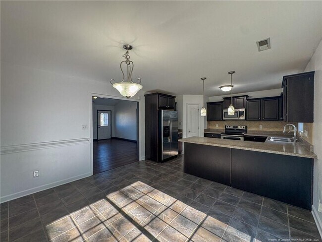 Building Photo - 142 Crestwood Ln