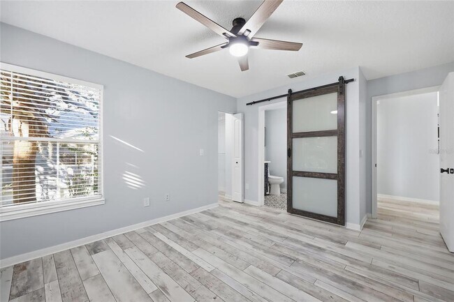 Building Photo - 2532 Grassy Point Dr