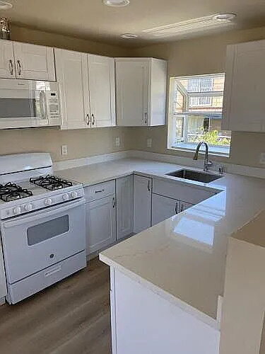 Building Photo - 840 Treat Ave