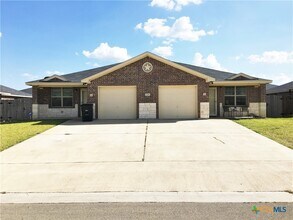 Building Photo - 1304 Cavalry Ln