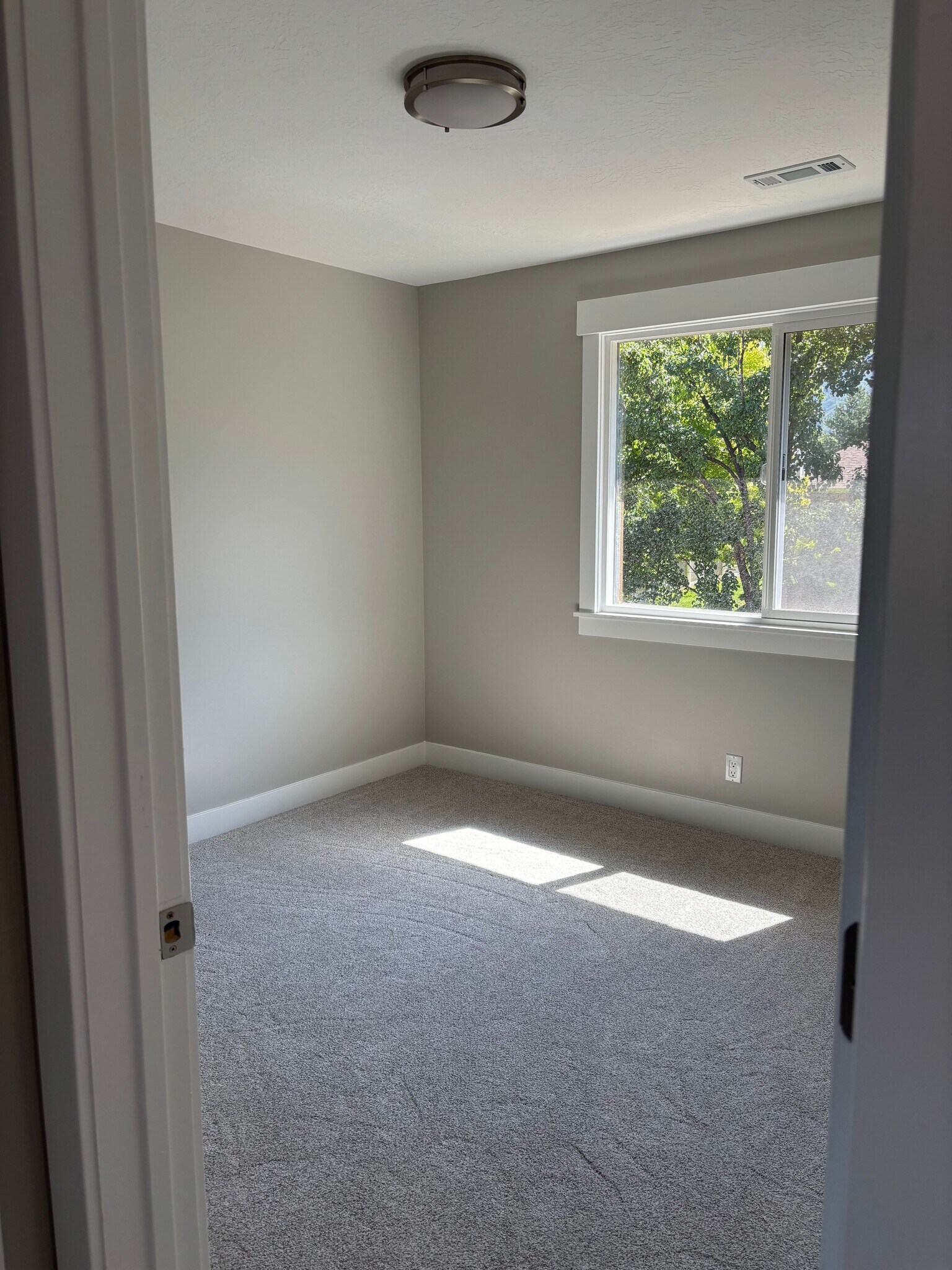 Building Photo - 9185 S Quail Hollow Dr