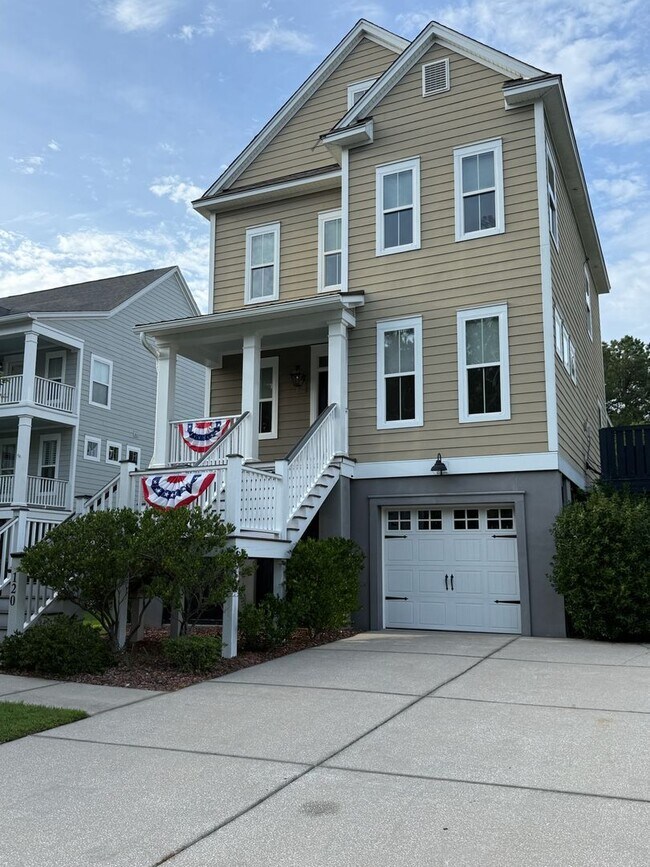 Building Photo - Available now. Amazing 4 BR/2.5 BA Home Available at Shellring at St Thomas Island!