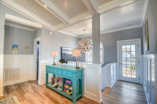 Building Photo - Oceanfront- Pet Friendly- Fully Furnished-...