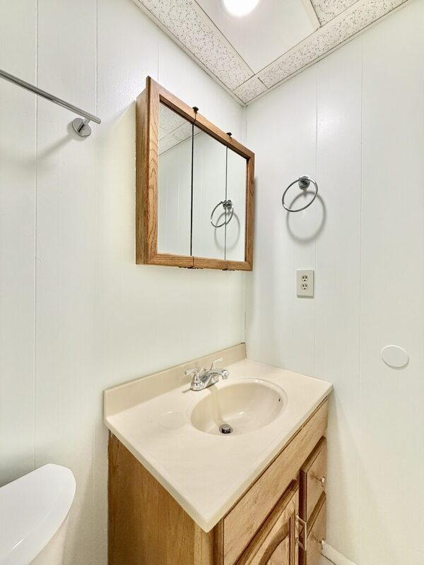 Building Photo - 1300 Classic Dr