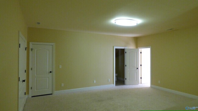 Building Photo - 100 Mayfair Ct