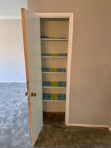 Building Photo - 7509 Spring Lake Dr