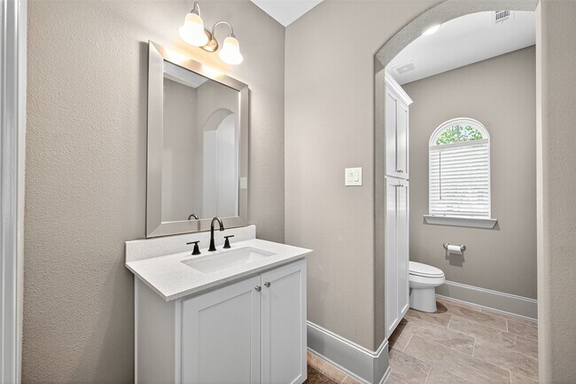Building Photo - 9702 Lauren Briar Ln