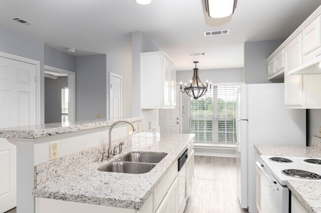Building Photo - College Station home with stalls and arena on site!