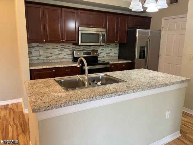 Building Photo - 11571 Villa Grand