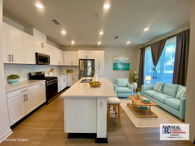 Building Photo - Modern 3-Bed, 3-Bath Home with Garage & Re...