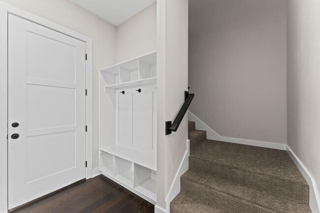 Building Photo - 3505 SW Radiance Ave