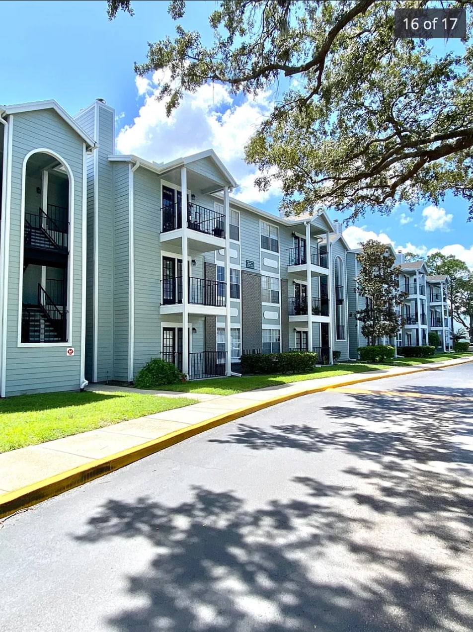 Building Photo - 2550 N Alafaya Trl