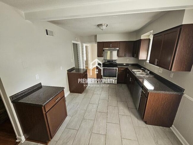 Building Photo - 5949 McQueen Cove