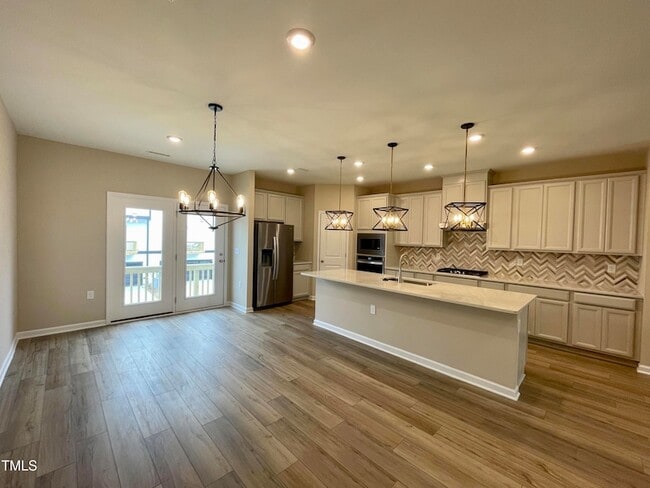 Building Photo - 413 Diversity Wy