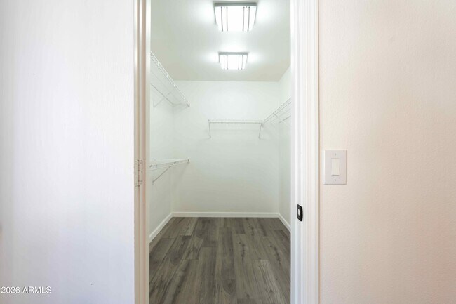 Building Photo - 3424 W Thude Dr