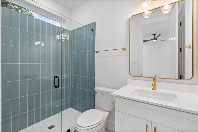 Building Photo - 717 Janisch Rd