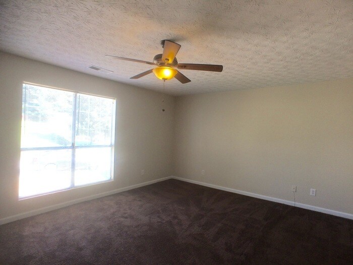 Building Photo - 4145 Riverbank Ct